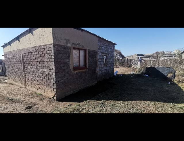 2 BEDROOM HOUSE FOR SALE IN LANGAVILLE